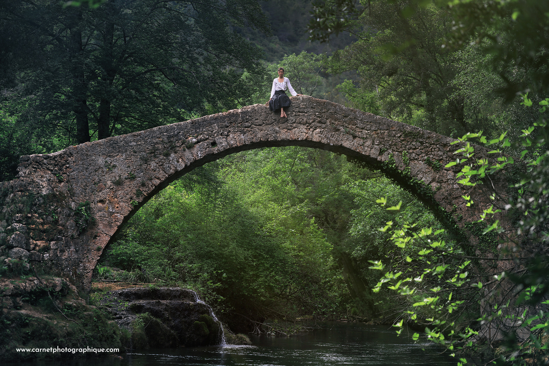 le pont des tuves en contrebas de Saint-Cézaire-sur-Siagne